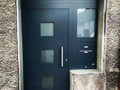 Aluminium-Haustür mit Einbruchhemmung PaXsecura200 RC2 und Briefkastenanlage in Herten